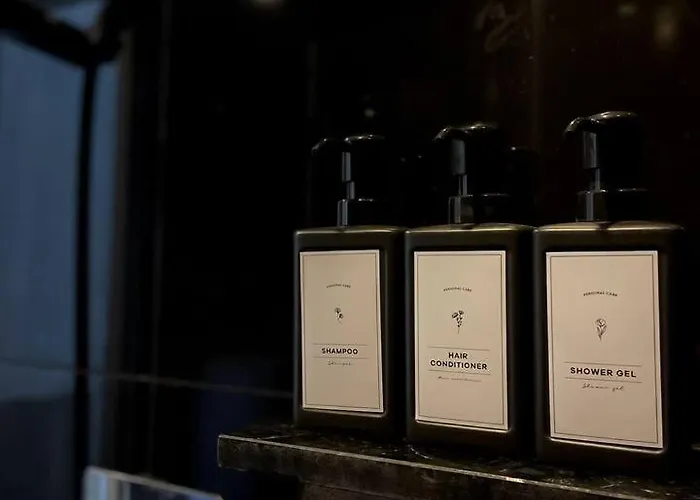 Luxury Art Downtown Metro Bangkok-kitchen-living *